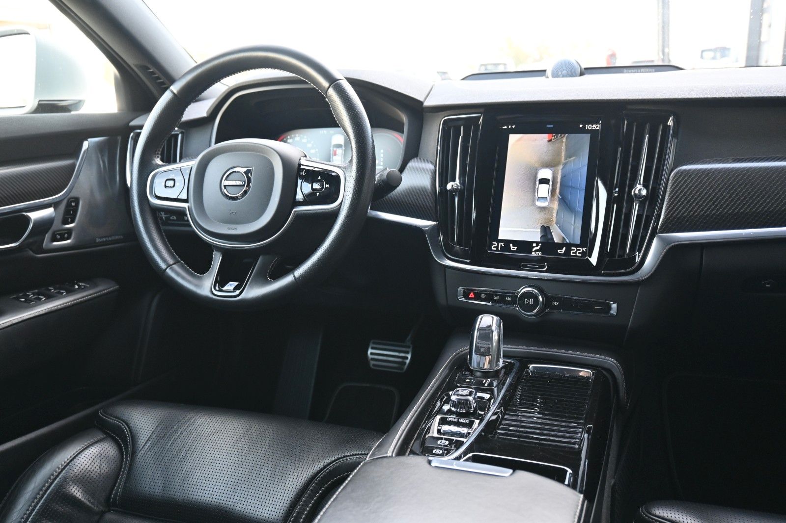 Fahrzeugabbildung Volvo S90 Lim.R-Design Plug-In Hyb. AWD*B&W*LUFT*MASS*
