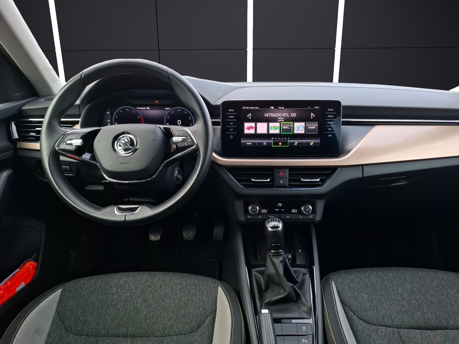 Fahrzeugabbildung SKODA Kamiq TSI Style LED Navi AID GRA PDC SH