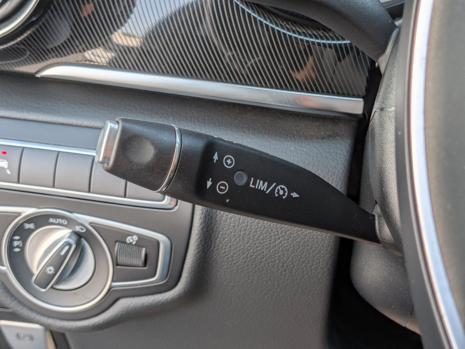Mercedes-Benz V 220 d 4MATIC EDITION Lang Navi Standhz LED foto 21