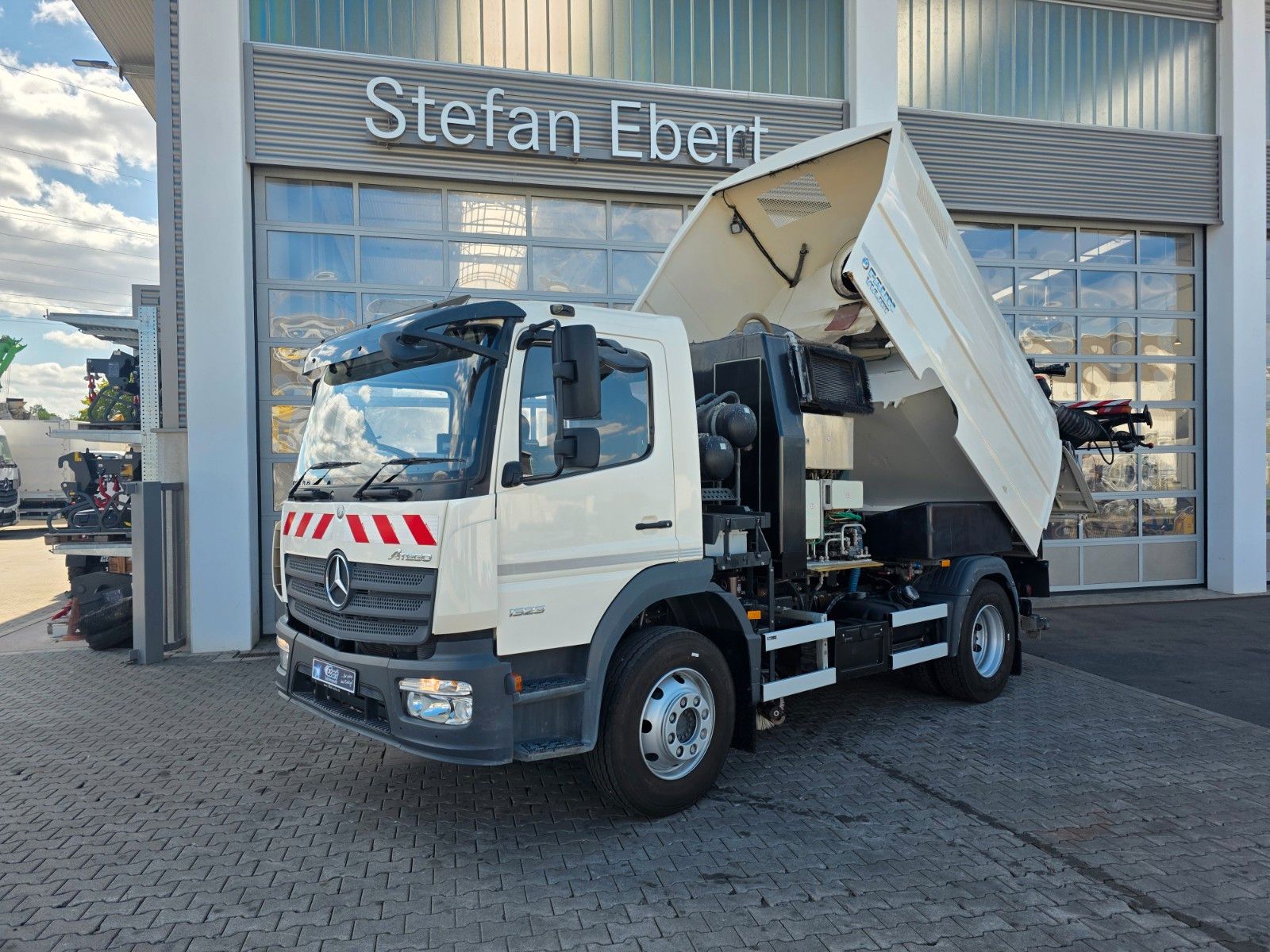 Fahrzeugabbildung Mercedes-Benz Atego 1323 LKO FAUN VIAJET 6 R H - Heckabsaugung