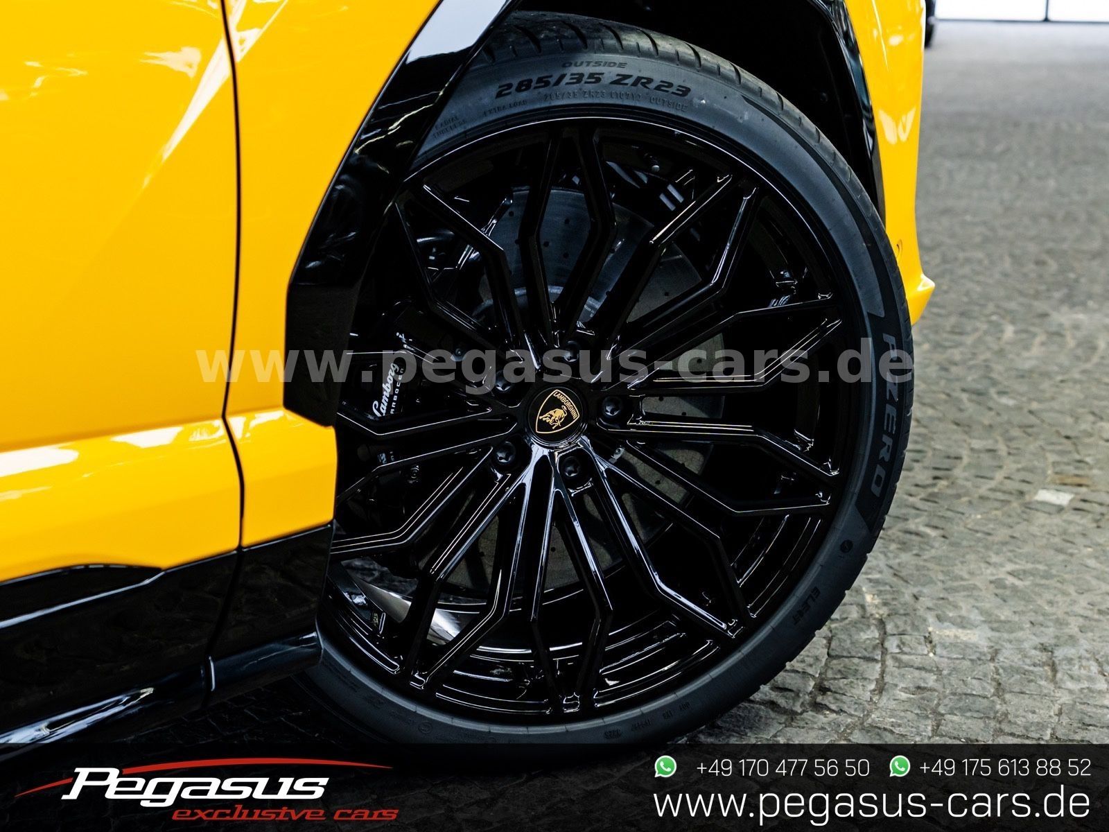 LAMBORGHINI Urus - 18