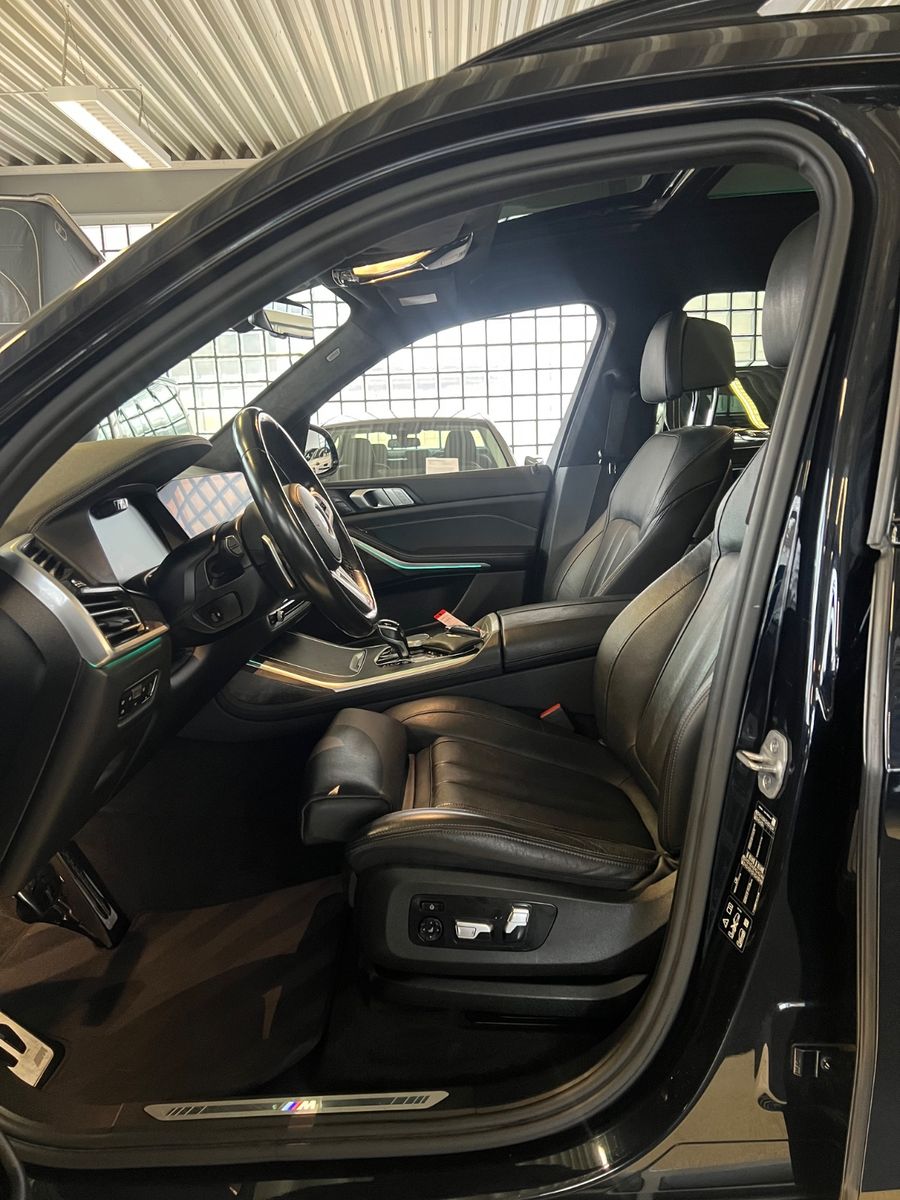 Fahrzeugabbildung BMW X7 xDrive 40 d M Sport *SKY LOUNGE*LASER*