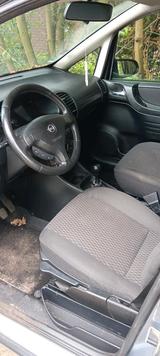 Opel opel zafira - Opel Zafira aus 2004 mit Diesel-Antrieb