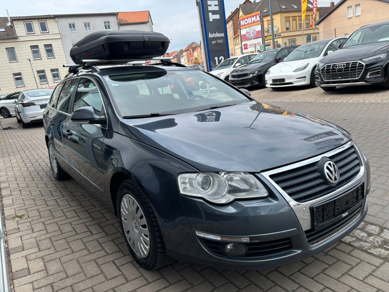 Fahrzeugabbildung Volkswagen Passat Var. 1.4TSI Comf. DSG AHK/TÜV 02-2028/NAV