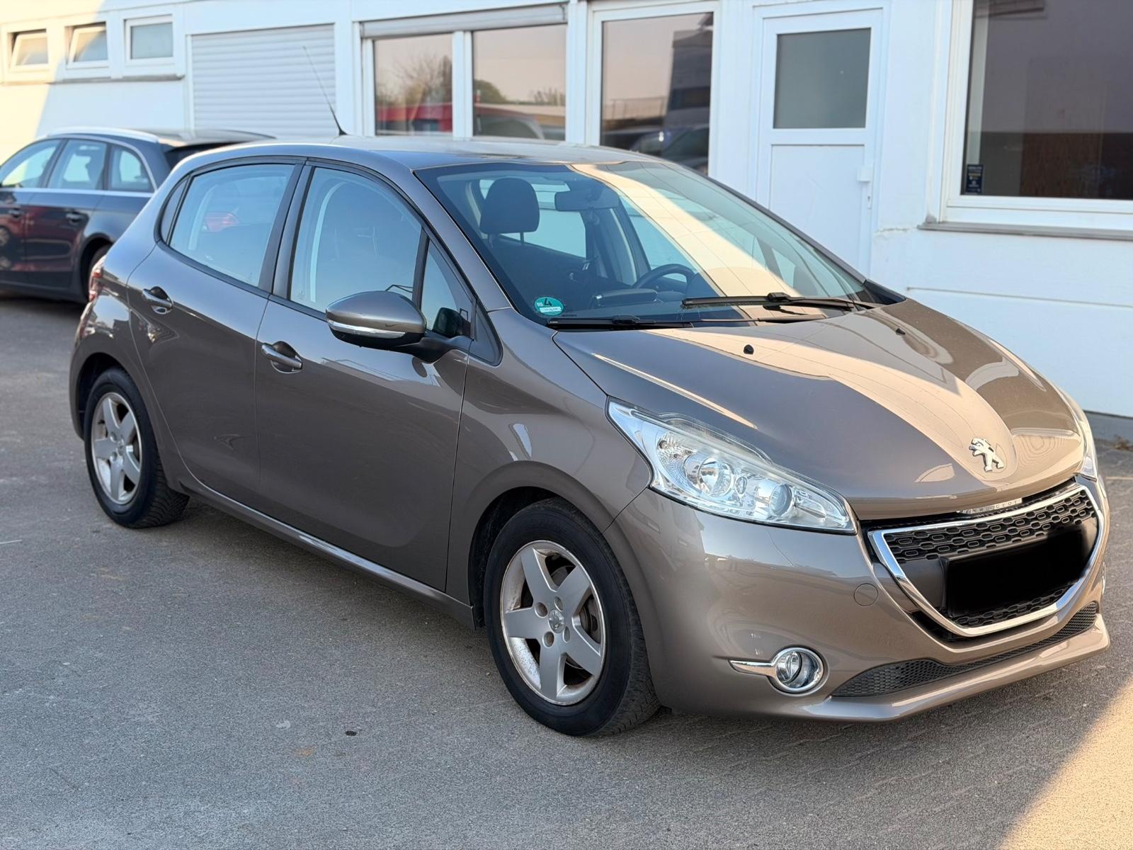 Peugeot 208 1.4 Active 95 VTi 99.000 KM