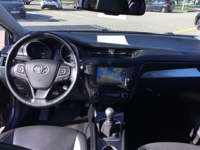 Avensis 1.8 Business Edition SHZ KAMERA NAVI LED