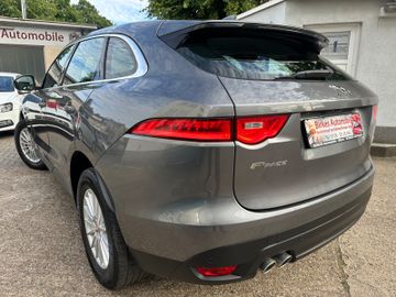 Jaguar F-Pace - 4