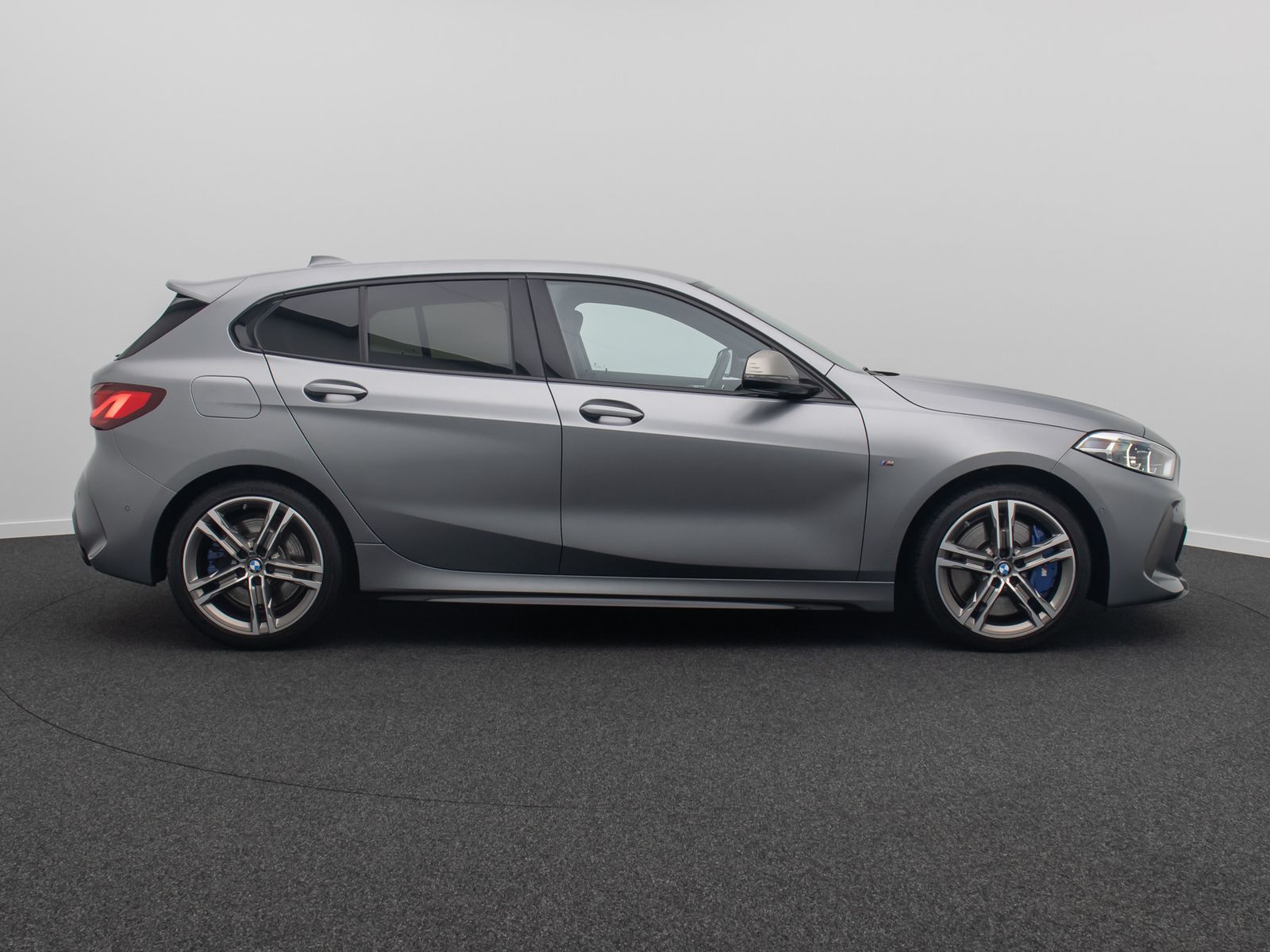 Fahrzeugabbildung BMW M135 xD HUD DAB Kamera HiFi Komfort 18Zoll