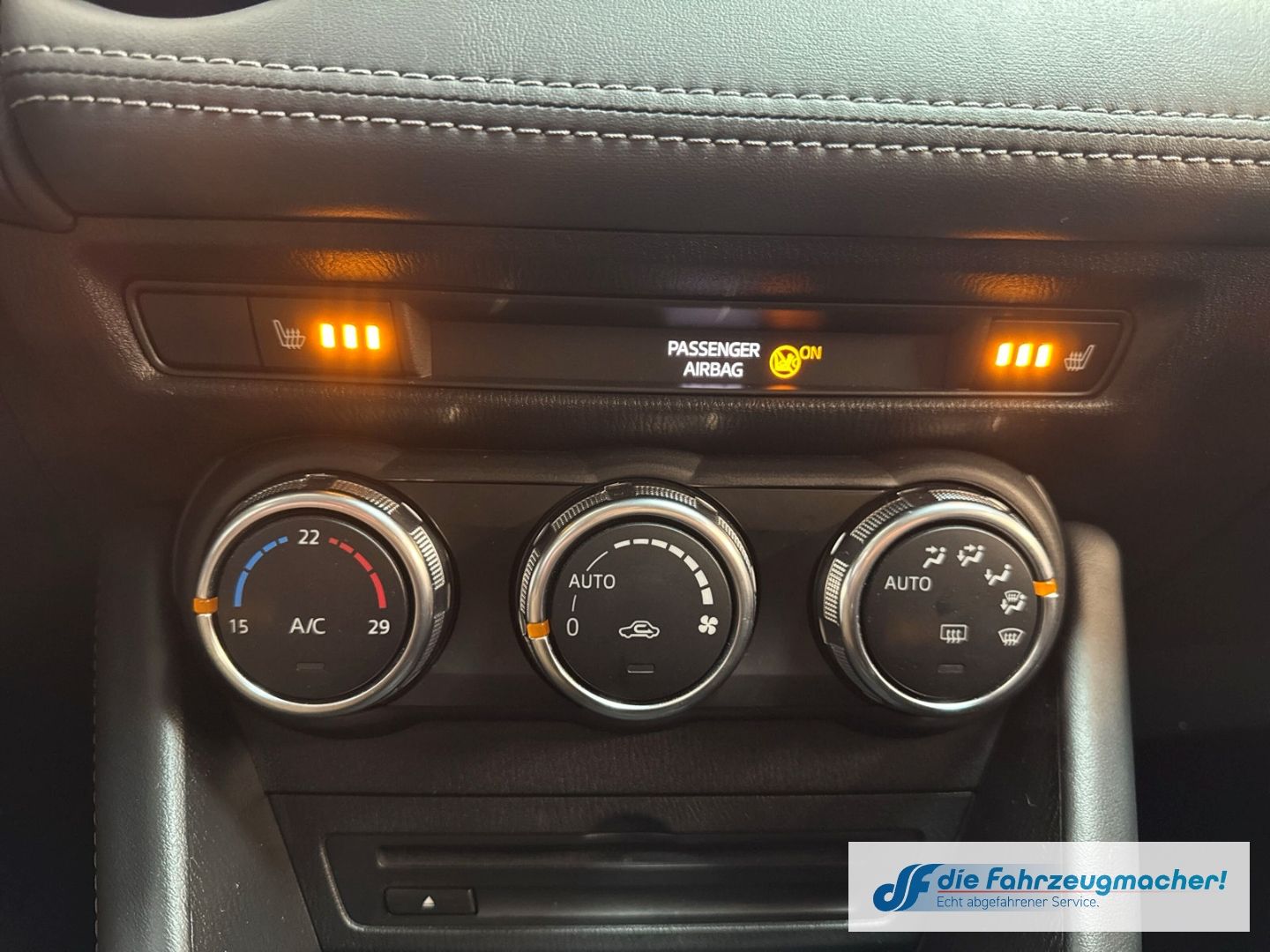 Fahrzeugabbildung Mazda CX-3 Sports-Line HUD Navi LED Klimaautom DAB SHZ