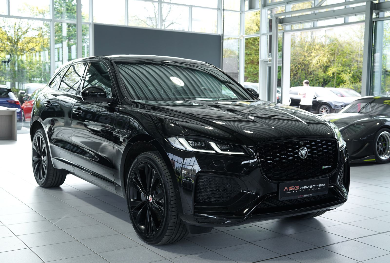 Jaguar F Pace