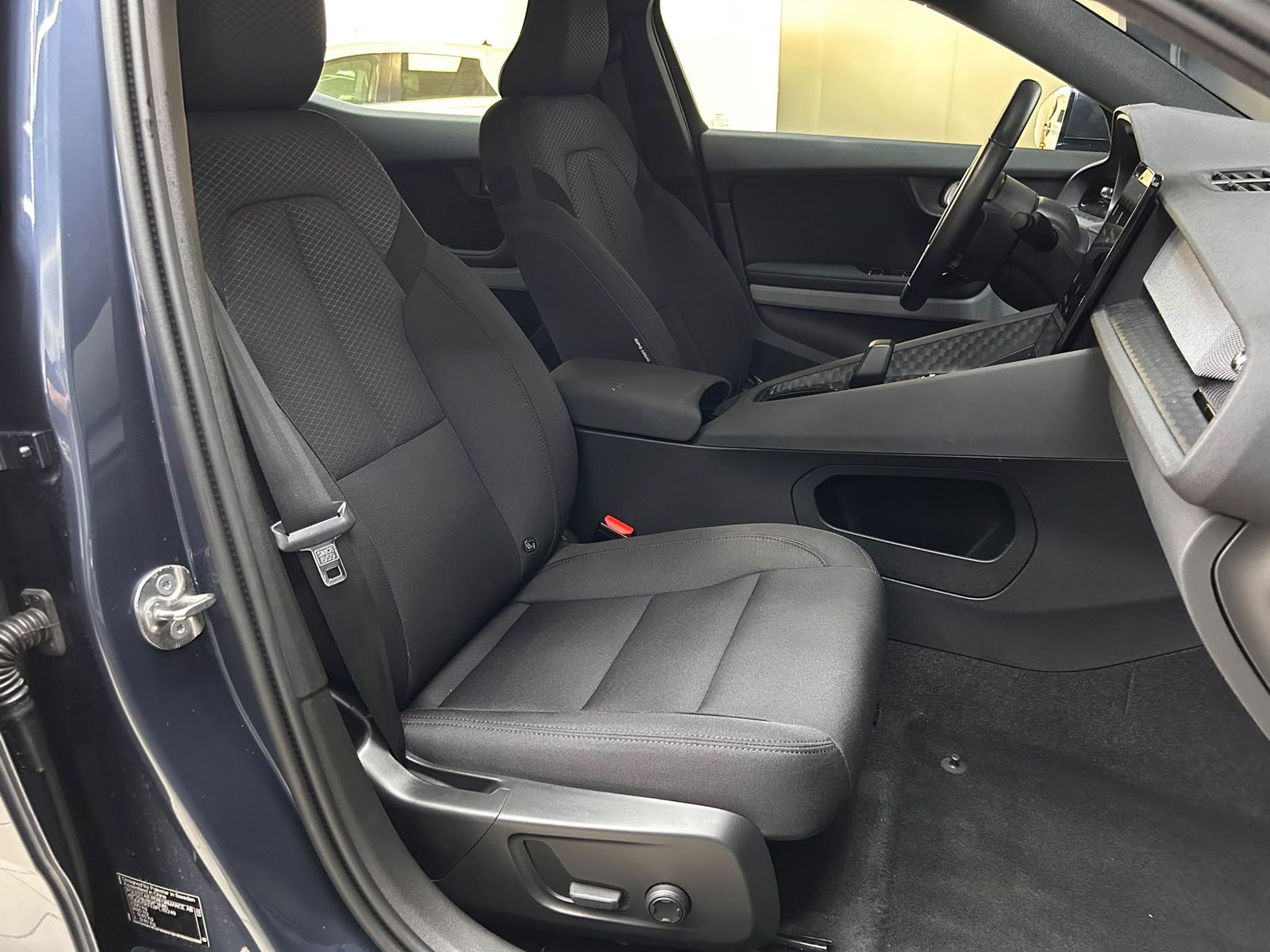 Fahrzeugabbildung Polestar 2 LED+SHZ+NAVI+KEYLESS+ACC+360°+DAB+20"+