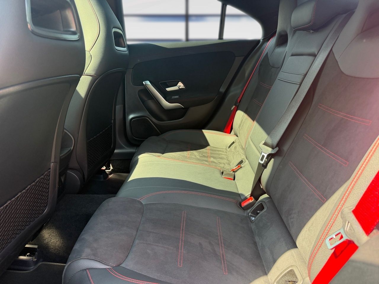 Fahrzeugabbildung Mercedes-Benz AMG CLA 35 4M Coupé AHK+PANO+RIDE C.+NIGH+MULTIB