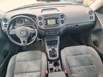 Volkswagen Tiguan - 10