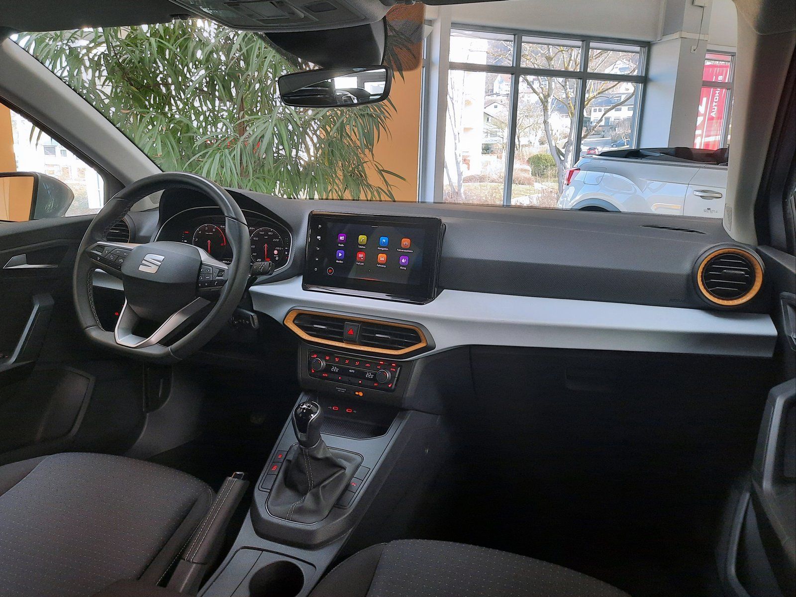Fahrzeugabbildung SEAT Ibiza Style TSI *Navi*Cam*LED*Sitzhzg*Einparkh*