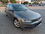 Volkswagen Jetta 2.0 TDI DSG Comfortline Comfortline - Volkswagen Jetta mit Diesel-Antrieb: Automatik