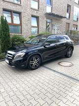 Mercedes-Benz GLA 180 Urban Urban - Mercedes-Benz GLA 180 in Düsseldorf
