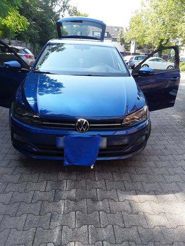 VW VW Polo VI Bj März 21 blau 80 PS wenige Km...