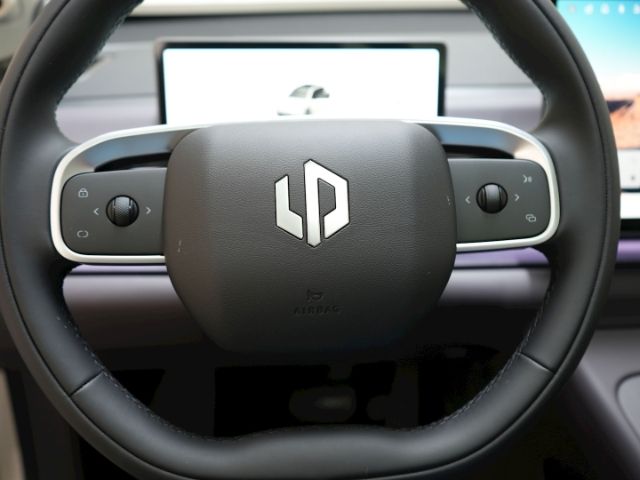 C10 REEV DESIGN 28,4 kWh+NAVI+360°KAMERA+PANORAM
