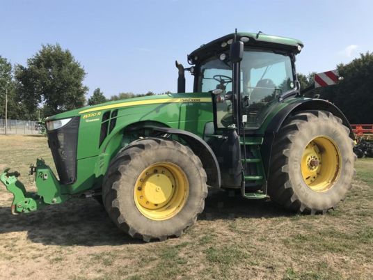 John Deere 8320R