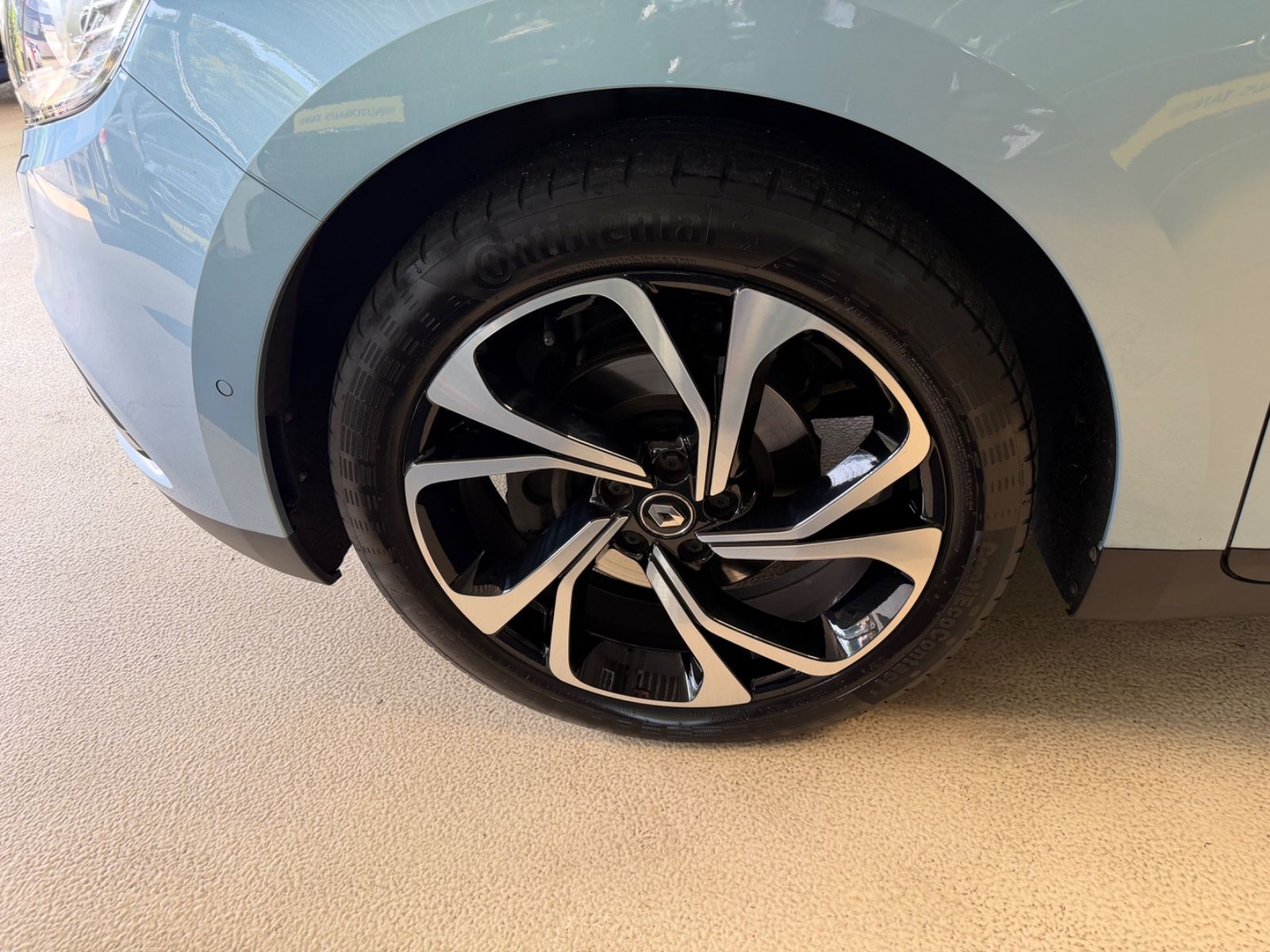 Fahrzeugabbildung Renault Scenic IV Grand BOSE Edition