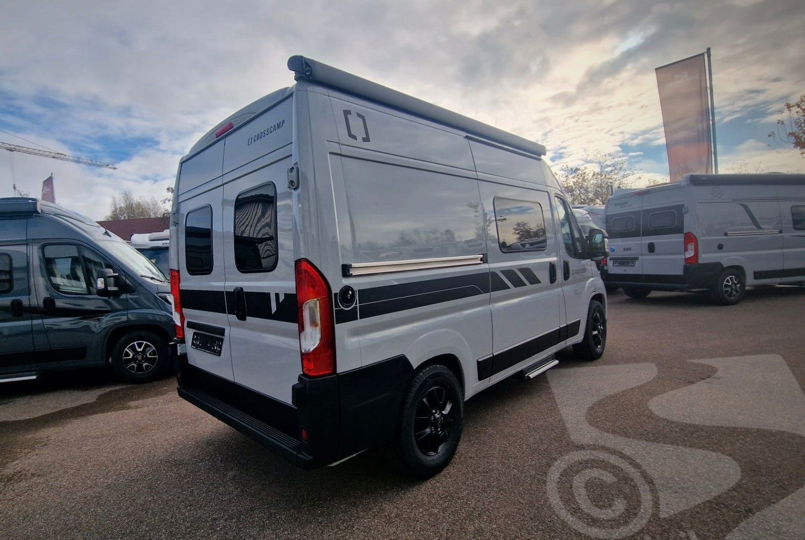 Fahrzeugabbildung Crosscamp Camper Van 540 Opel Rahmenfenster