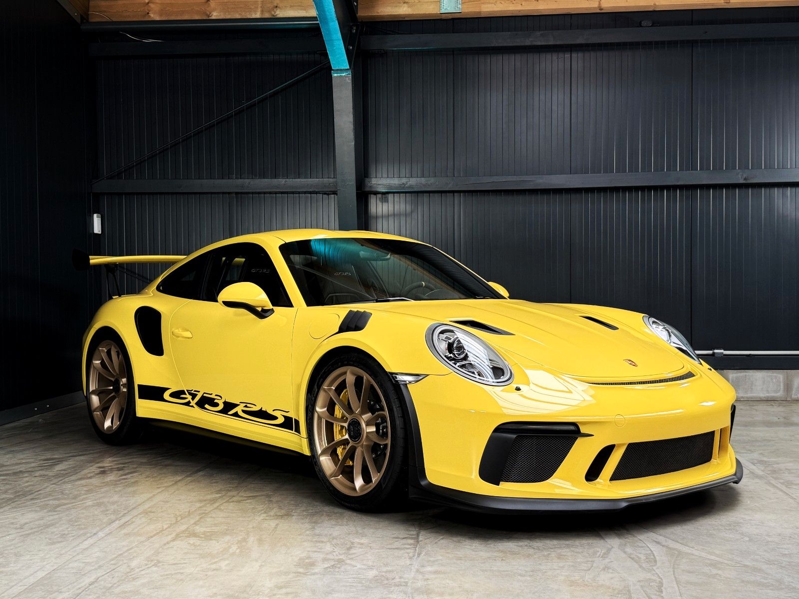 Fahrzeugabbildung Porsche 911 GT3 RS + vor OPF + 266 km + PCCB + Clubsport