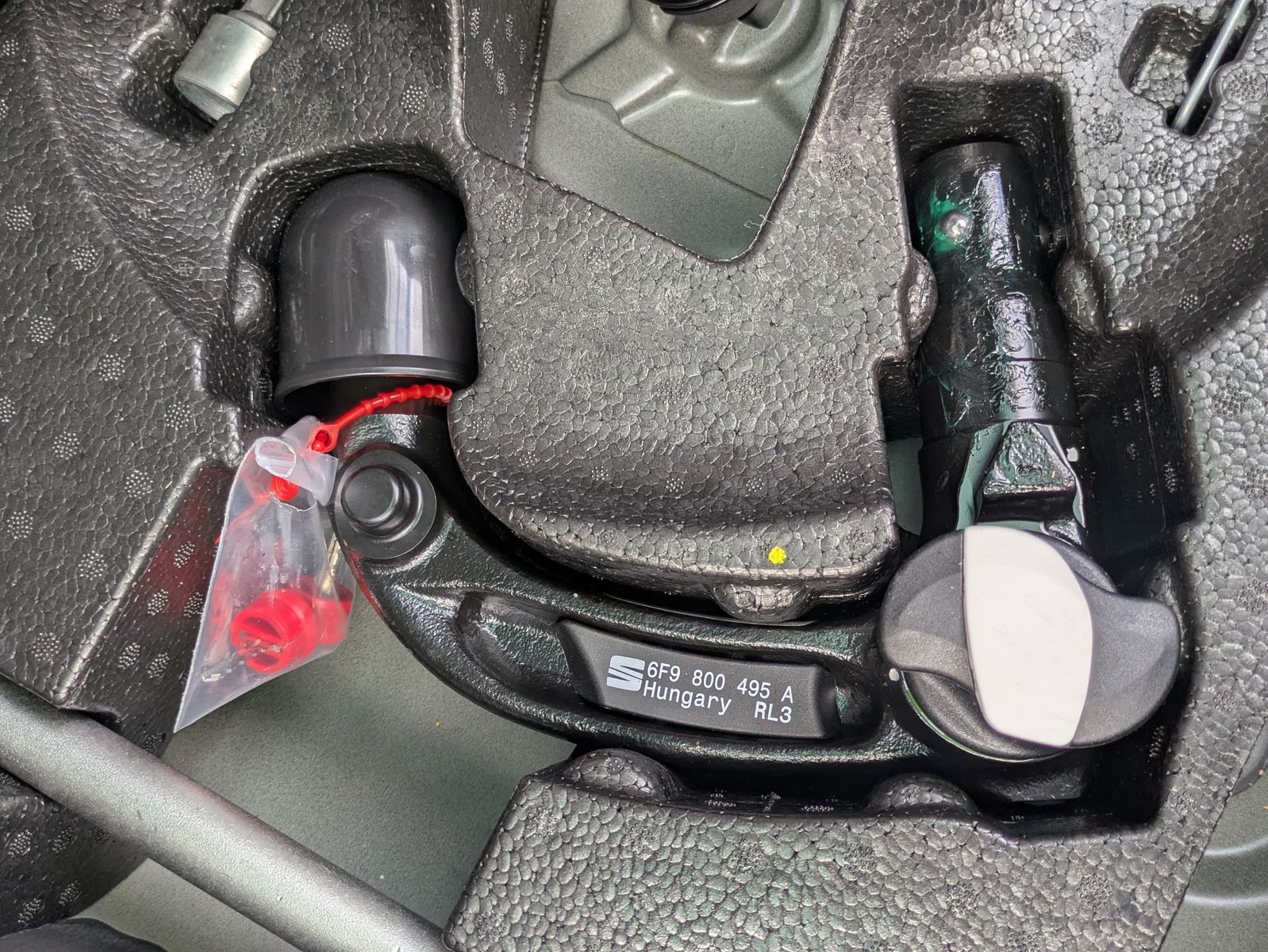 Fahrzeugabbildung SEAT Arona 1.0 TSI FR DSG AHK*ACC*LED*APP*DAB*KAMERA