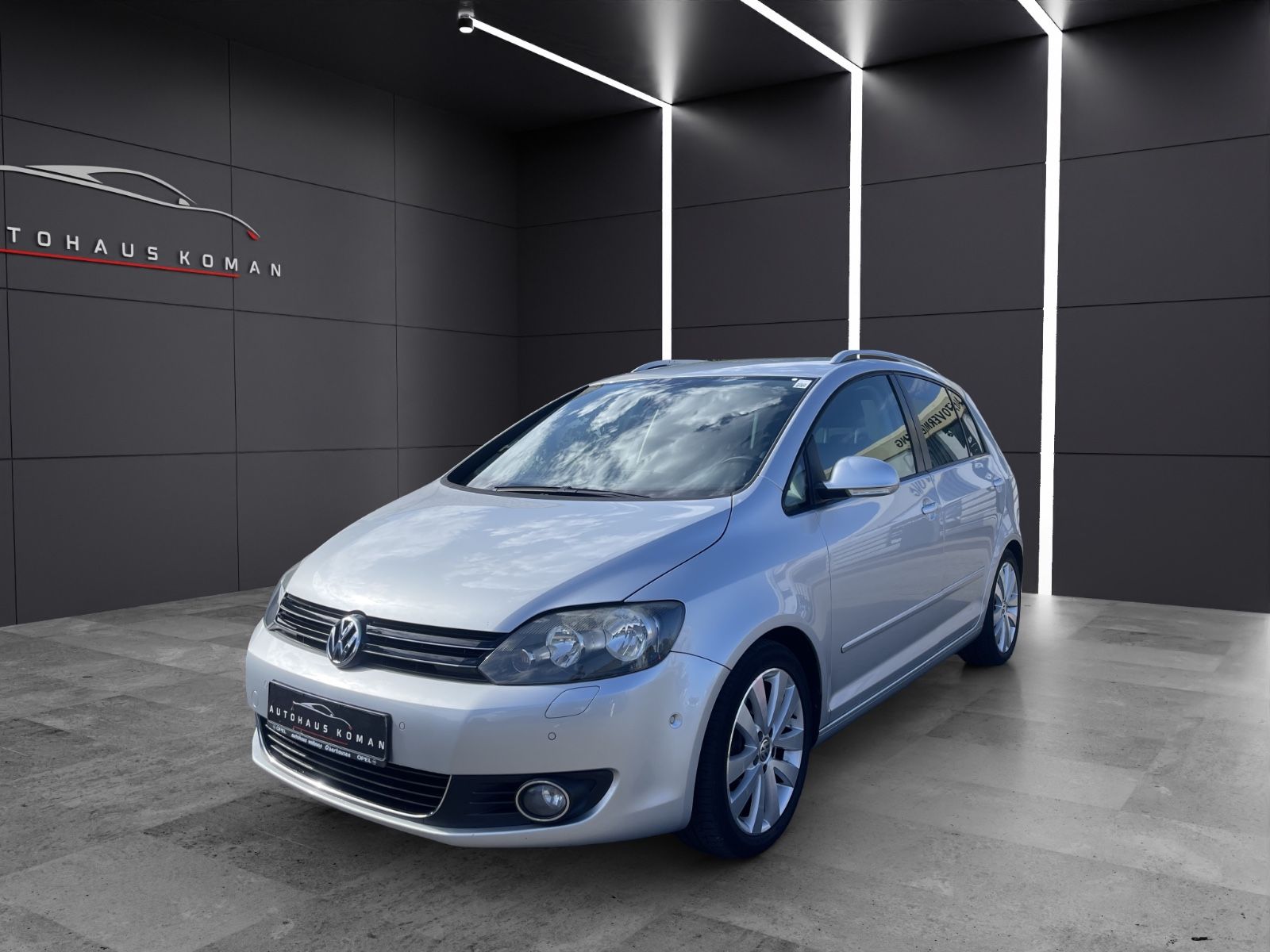 Volkswagen Golf - 1