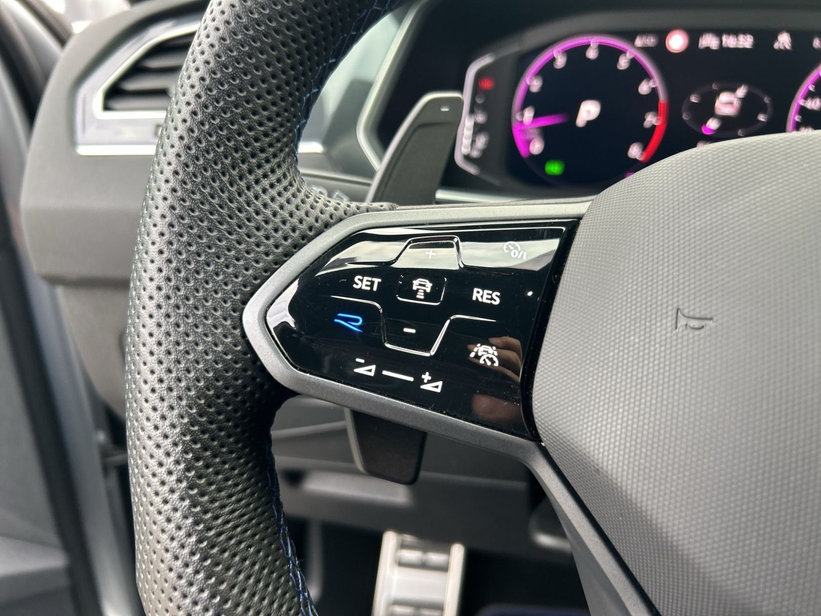 Tiguan R 4Motion, Matrix LED, AHK, Black Style,