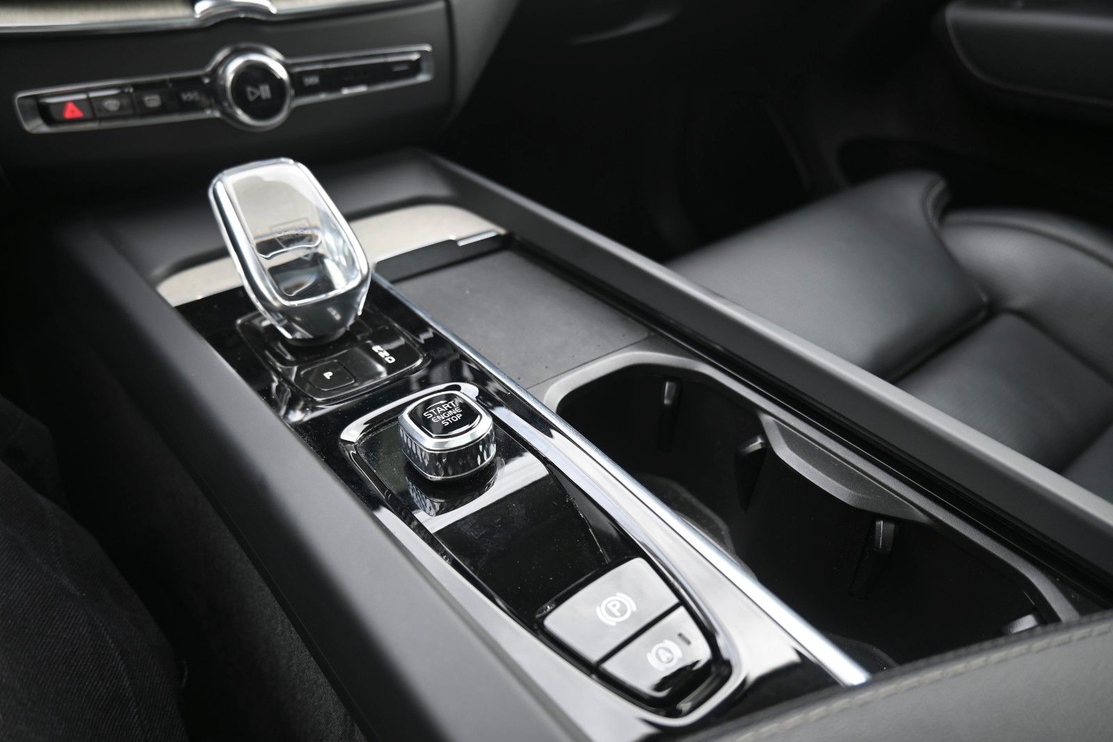 Fahrzeugabbildung Volvo XC60 Inscription T6 PHEV AWD*Luft*HUD*360°*STHZG