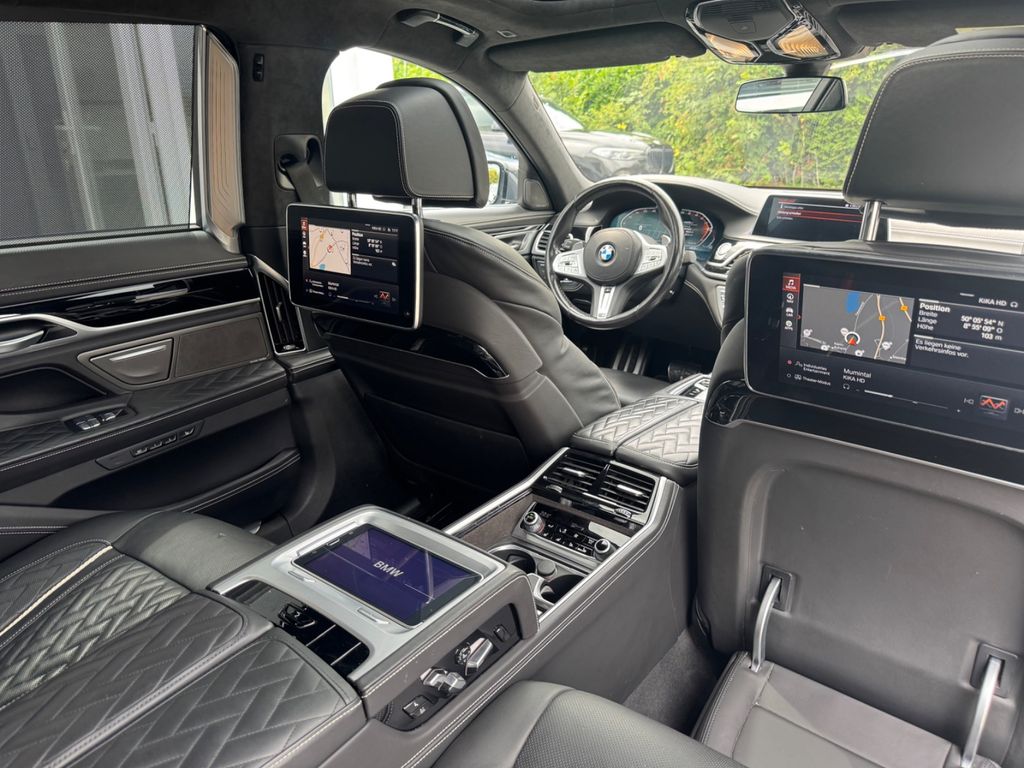 BMW 740