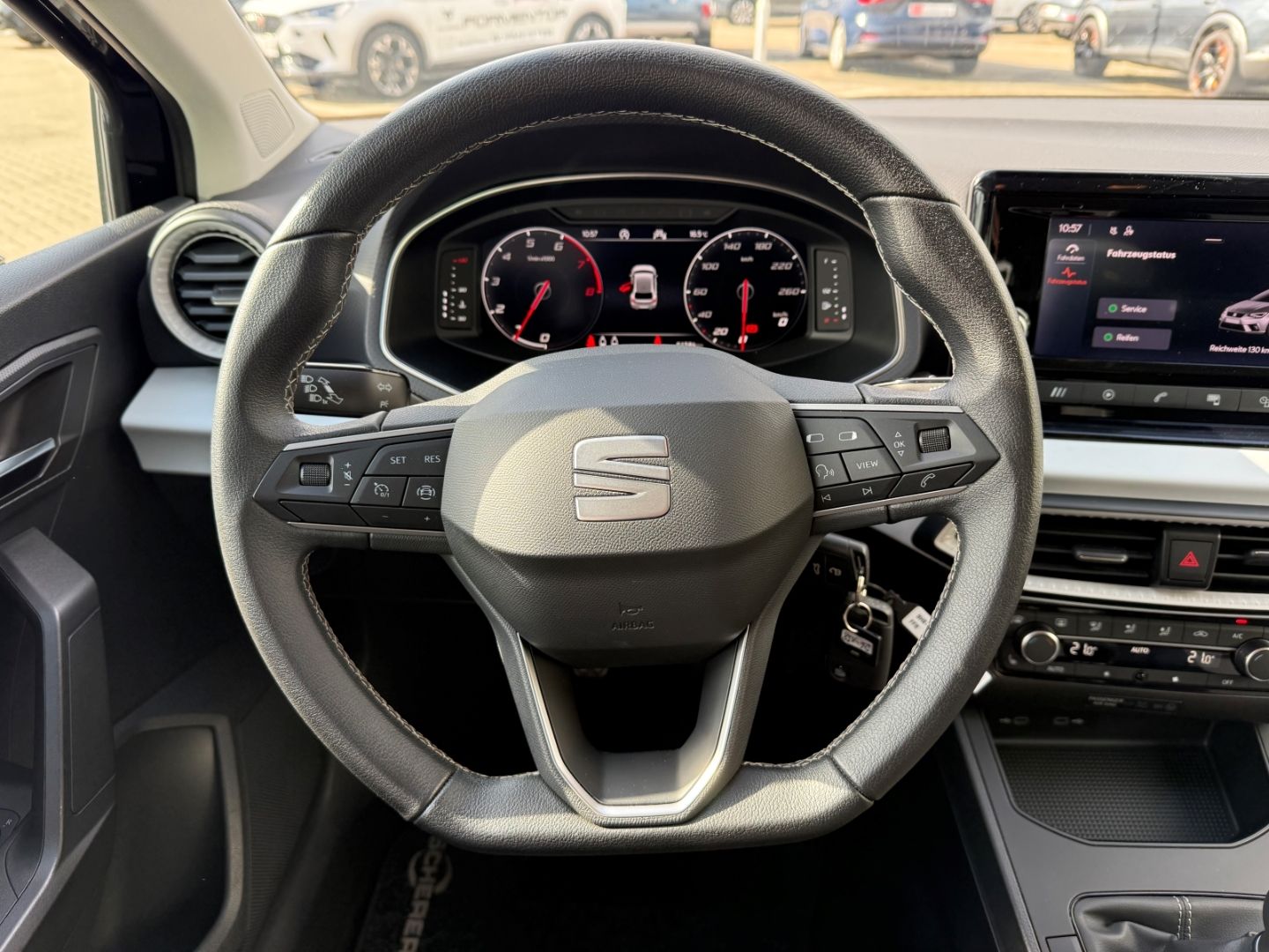 Fahrzeugabbildung SEAT Ibiza Style DigiCockpit LED CarPlay Klima Front