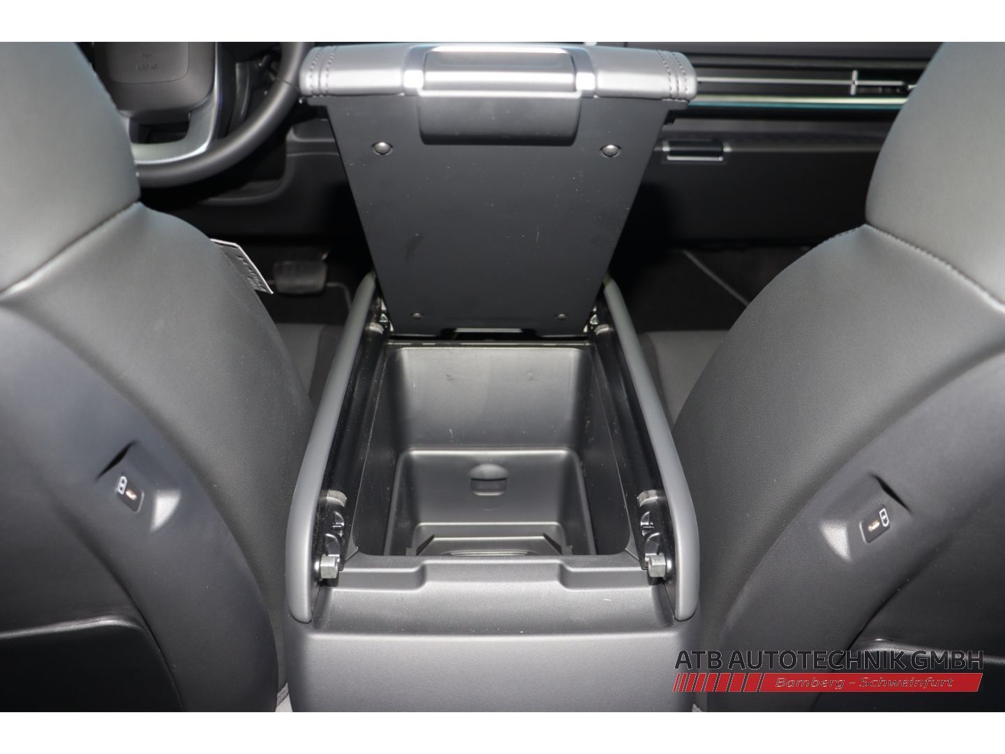 Fahrzeugabbildung Hyundai SANTA FE Intro 1.6 T-GDI Hybrid 4WD HUD Navi Mem