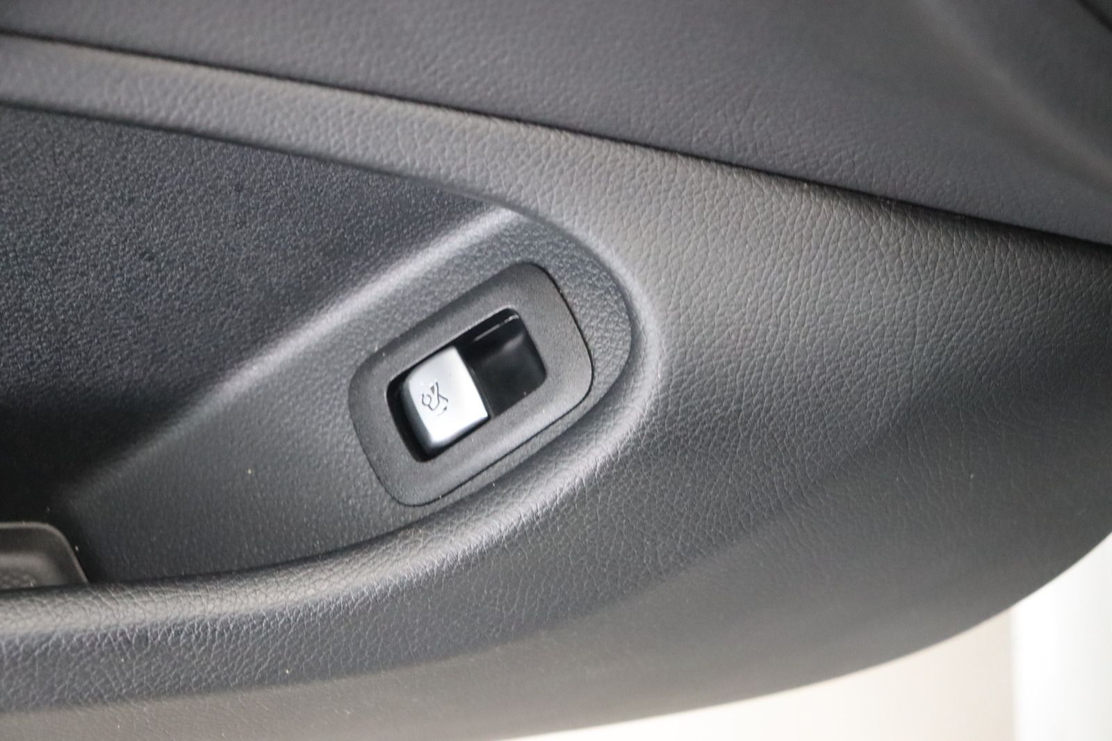 Fahrzeugabbildung Mercedes-Benz C 220 d Cabrio AMG Line