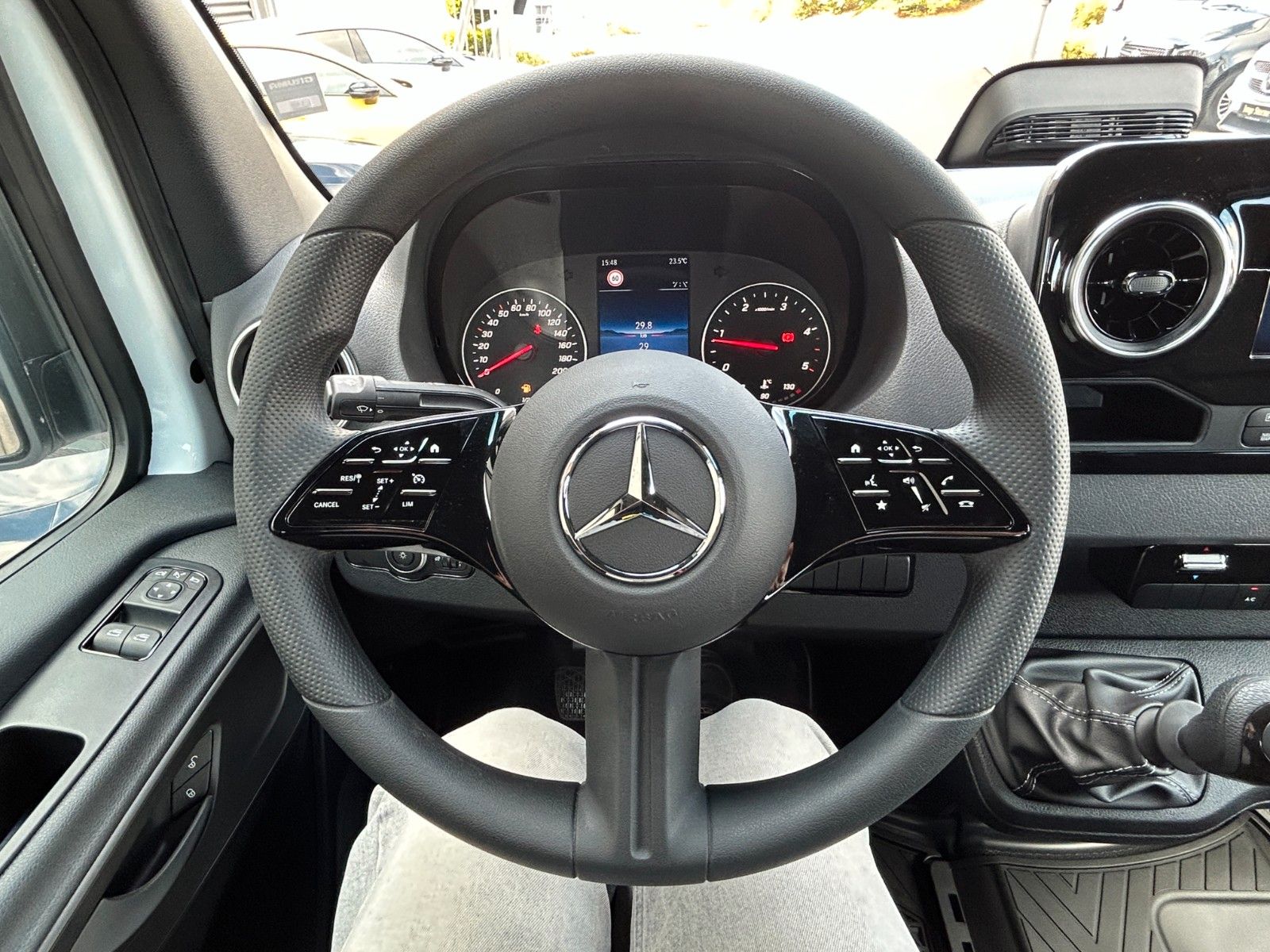 Fahrzeugabbildung Mercedes-Benz Sprinter 317 CDI 4325 DoKa Klima AHK Stdheiz