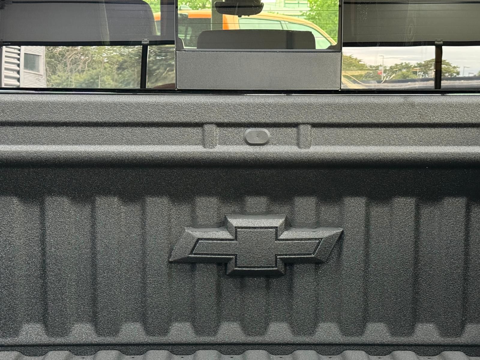 Fahrzeugabbildung Chevrolet 2026 SILVERADO MIDNIGHT DURAMAX DIESEL 4x4 HC