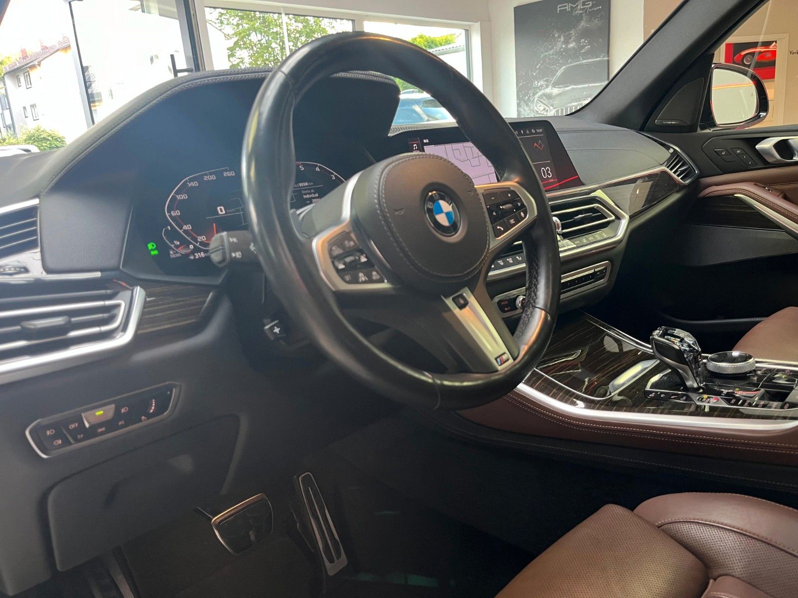 Fahrzeugabbildung BMW X5 M50d*Laser*Sky*360°*HUD*Luft*22"*Soft*AHK*