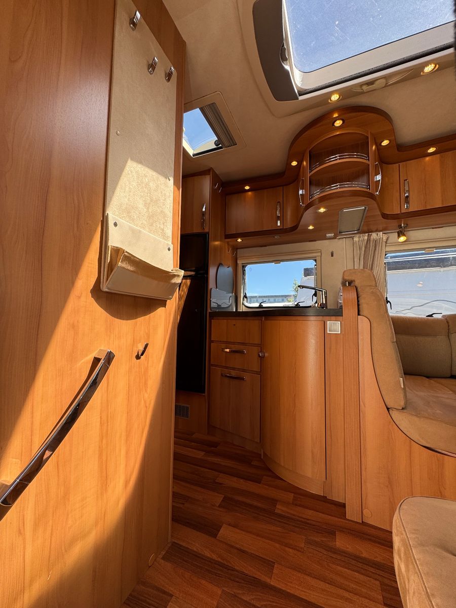 Fahrzeugabbildung HYMER / ERIBA / HYMERCAR T 614 CL 2X2 EXCLUSIVE LINE DUCATO MAXI SOLAR 1H