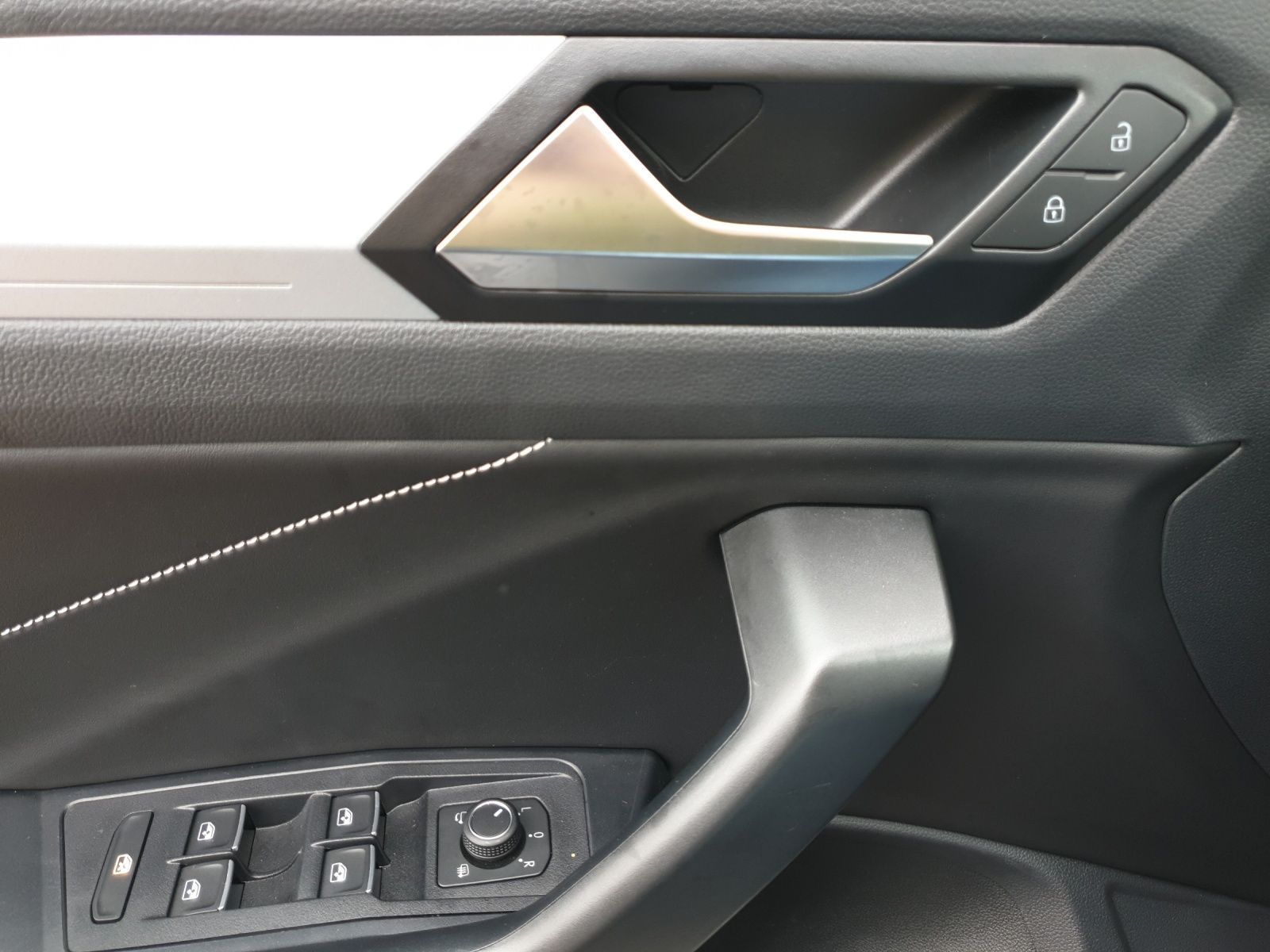 Volkswagen T-Roc - Bild 9
