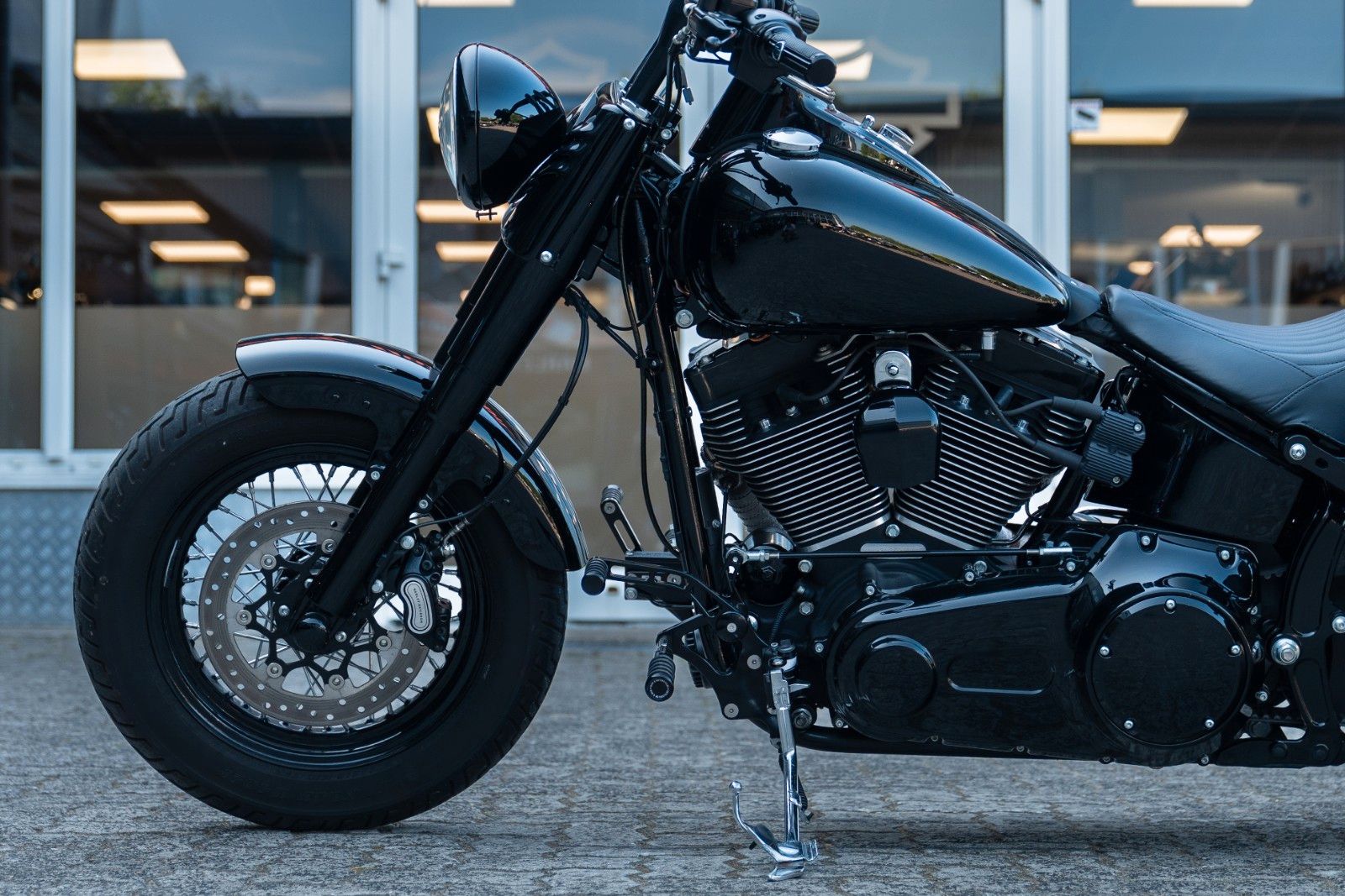 Fahrzeugabbildung Harley-Davidson FLSS SOFTAIL SLIM S 110 cui - Jekill & Hyde