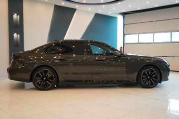 BMW 750 - 5