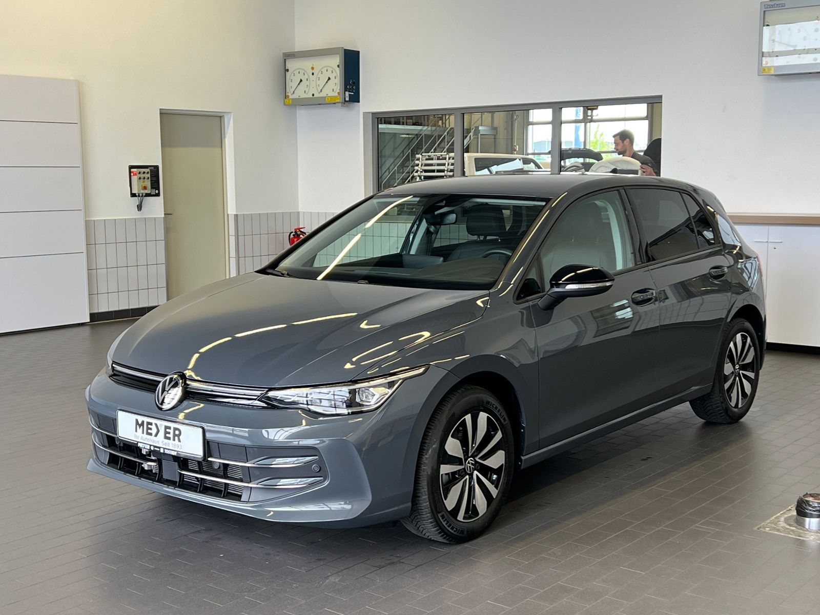 Fahrzeugabbildung Volkswagen Golf VIII GOAL 1.5 eTSI DSG *AHK,LED,ACC,Navi,Ka