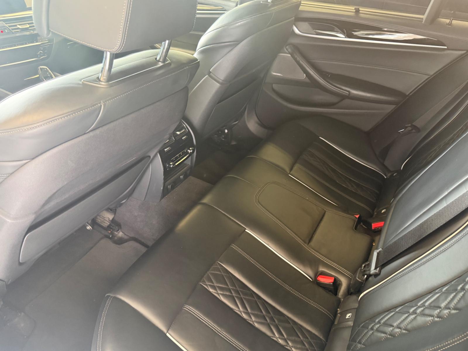 BMW M550i xDrive 4.4 V8 462 ch BVA / Bowers & Wilkins / Night Vision / Head-Up Display / Sièges ventilés