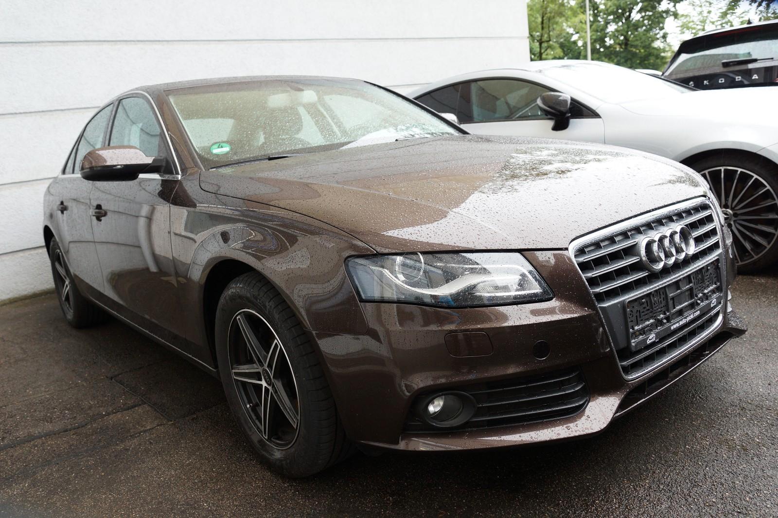 Audi A4 Lim. Attraction/SHZ/Tempomat/ALU/TÜV NEU