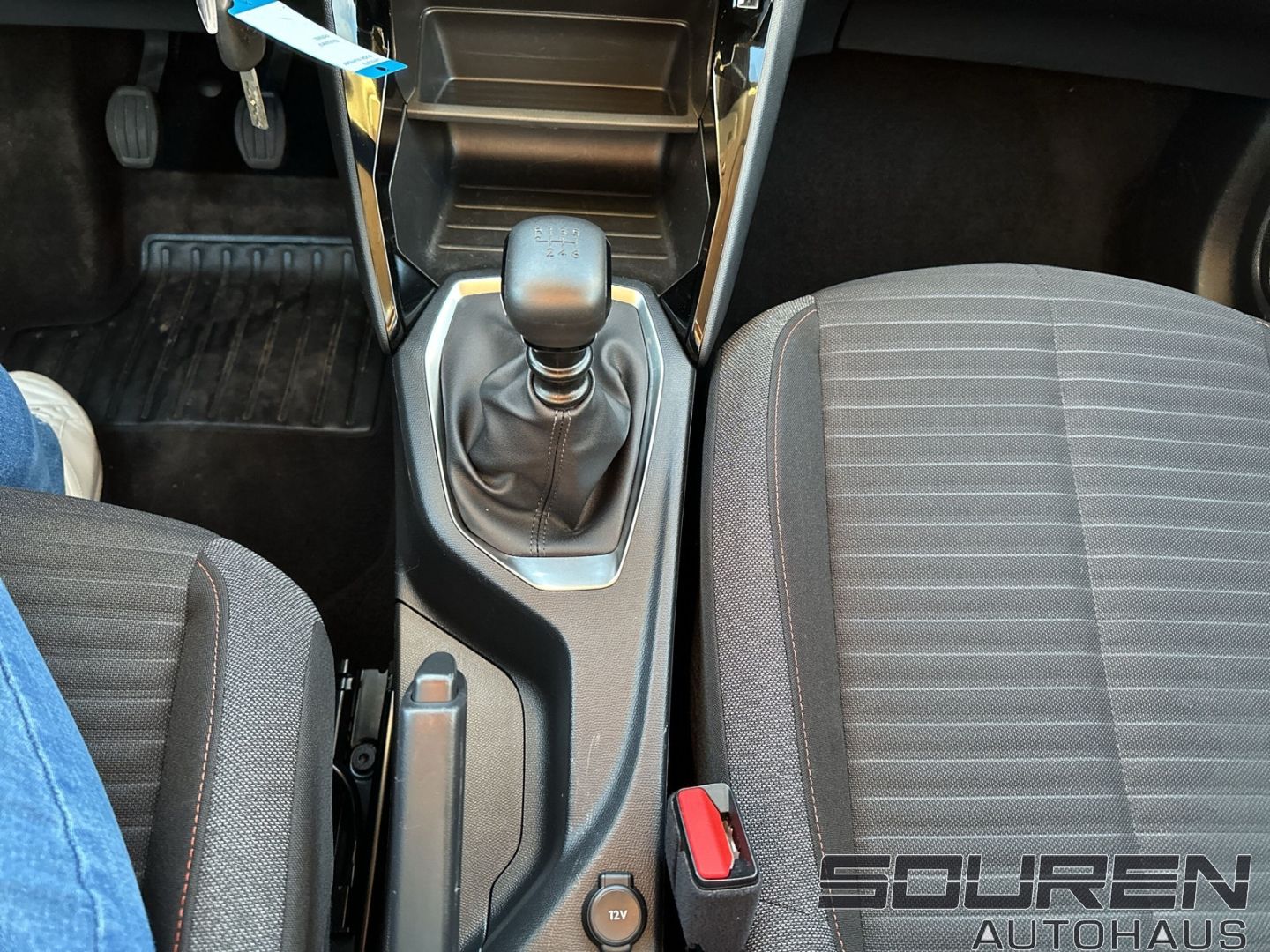 Fahrzeugabbildung Peugeot 208 1.2 PureTech 100 Active Pack Apple CarPlay+A