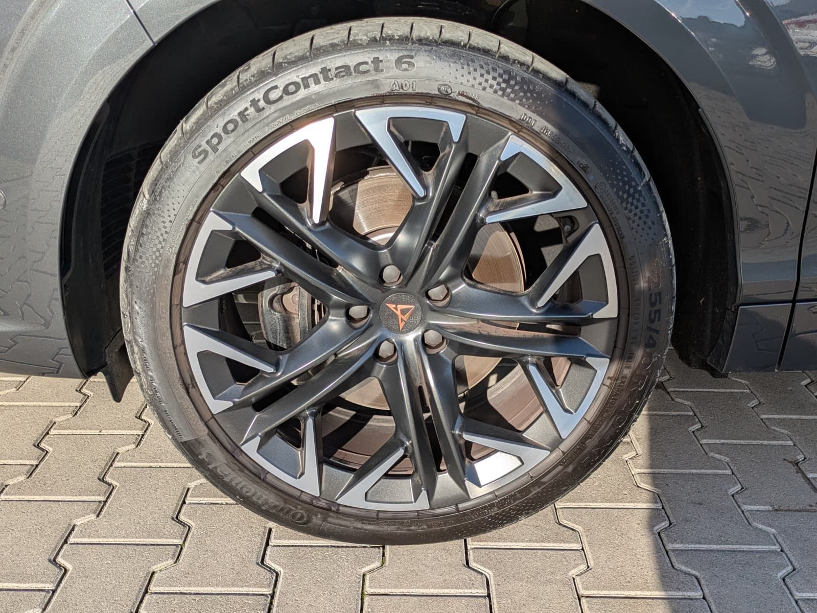 Fahrzeugabbildung CUPRA Terramar 2.0 TSI 4D VZ HUD*MATRIX*PANO*DCC*20"