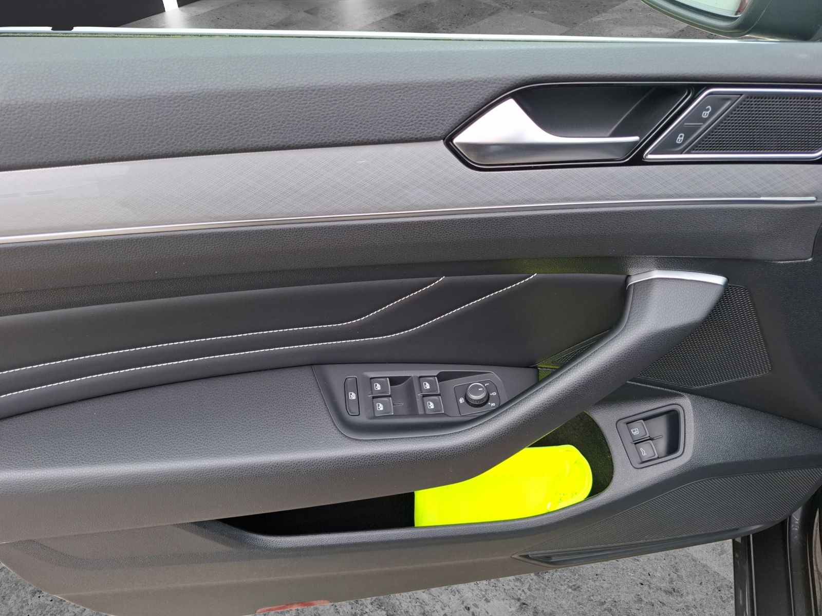 Fahrzeugabbildung Volkswagen Passat Variant GTE Standhzg Matrix AHK Leder ACC