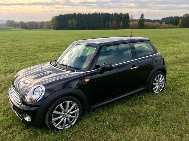 MINI Cooper schwarz