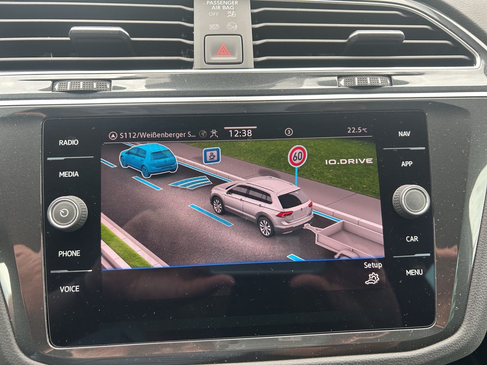 Fahrzeugabbildung Volkswagen Tiguan TSI R-Line DSG Standhzg LED AHK Navi AID