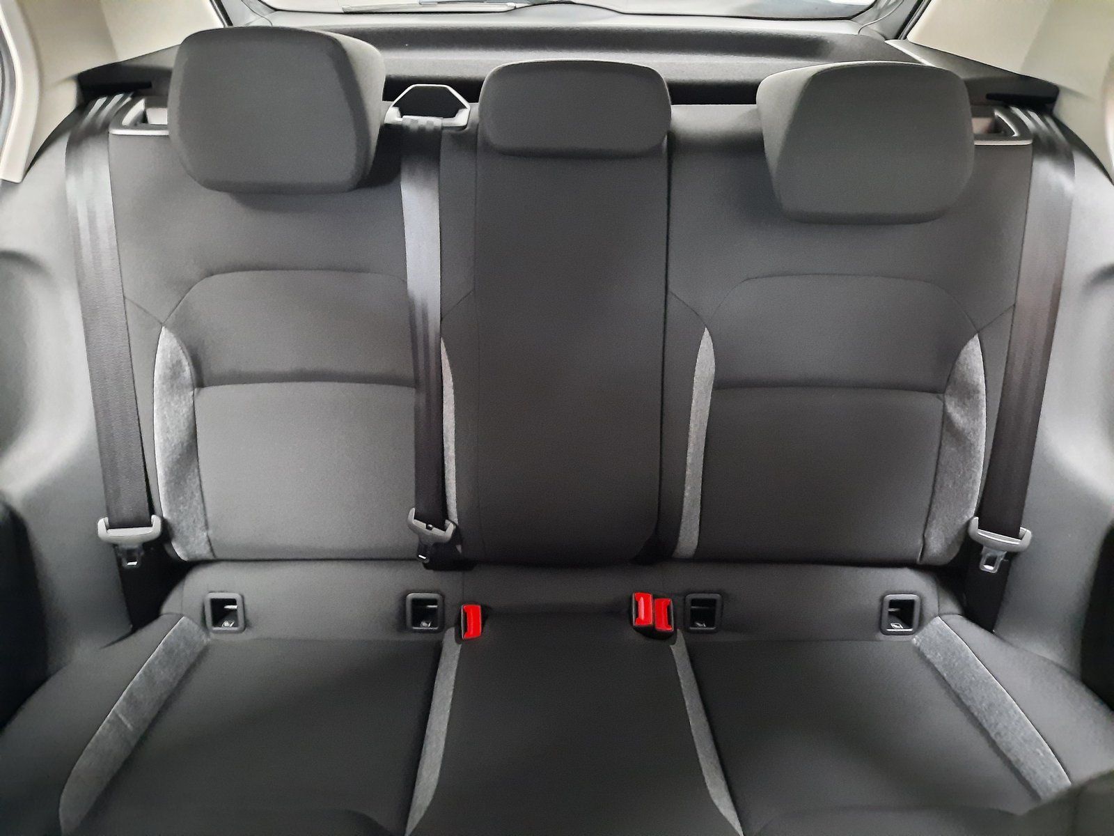 Fahrzeugabbildung SKODA Fabia Essence TSI *LED*PDC*Sitzhzg*APP*DAB*VZE*